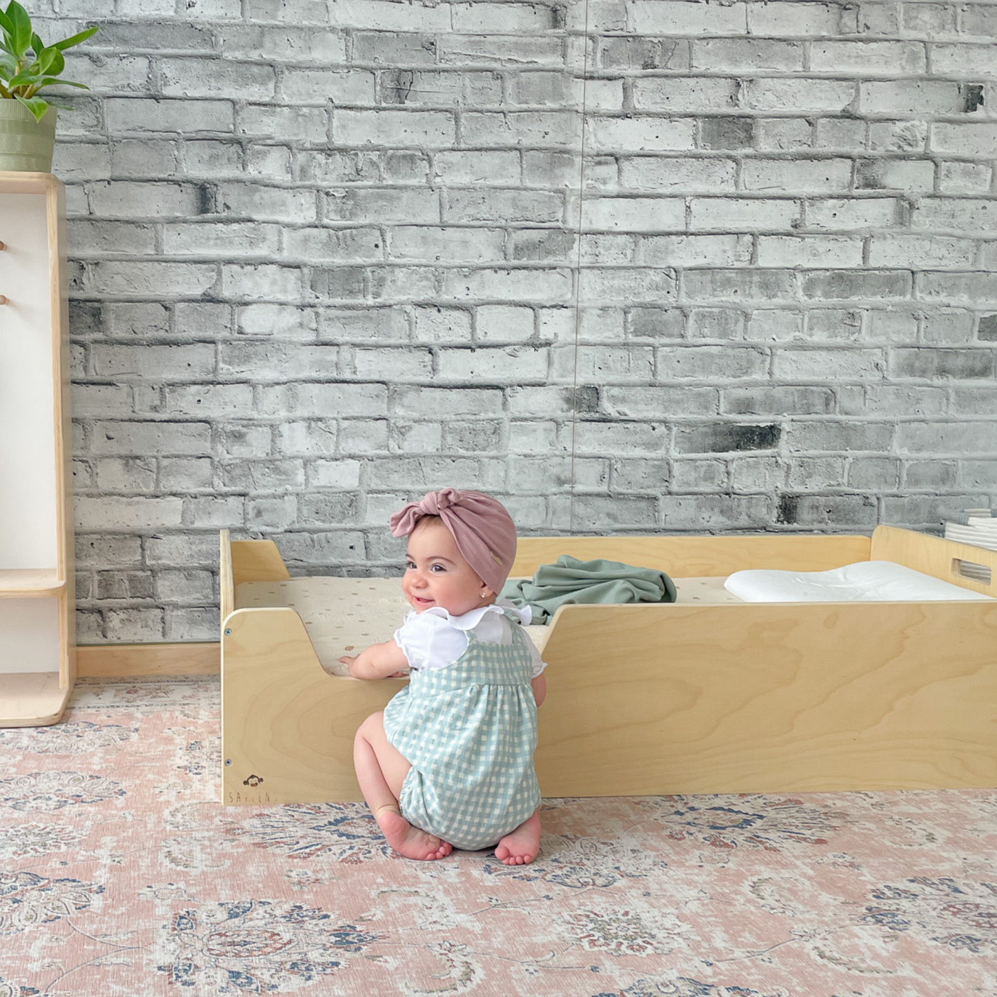 BUNDLE 1 - Apple Twin Floor Bed & Mattress Sapiens Child
