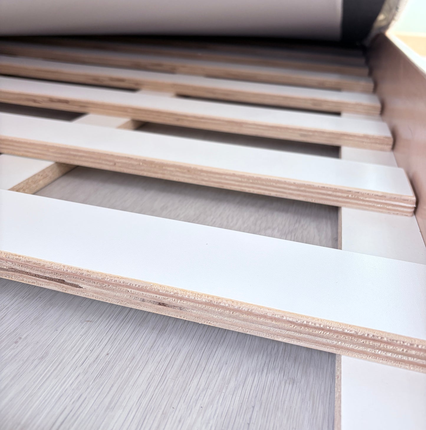 CHERRY - Lit de sol Montessori